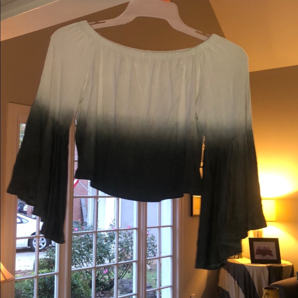 Off- the shoulder crop top!